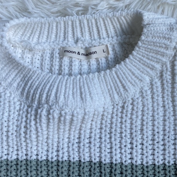 Moon & Madison Sweater with Stripes.  NWOT.  Size Large. - Picture 2 of 5